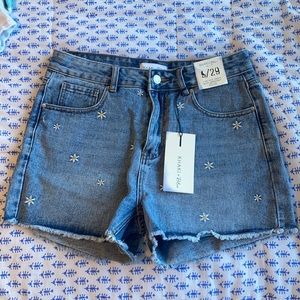 Daisy denim shorts